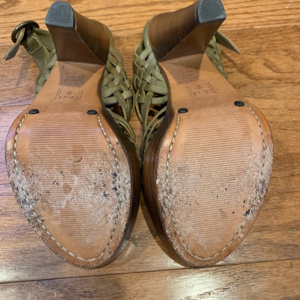 Heels - Picture 2 of 3